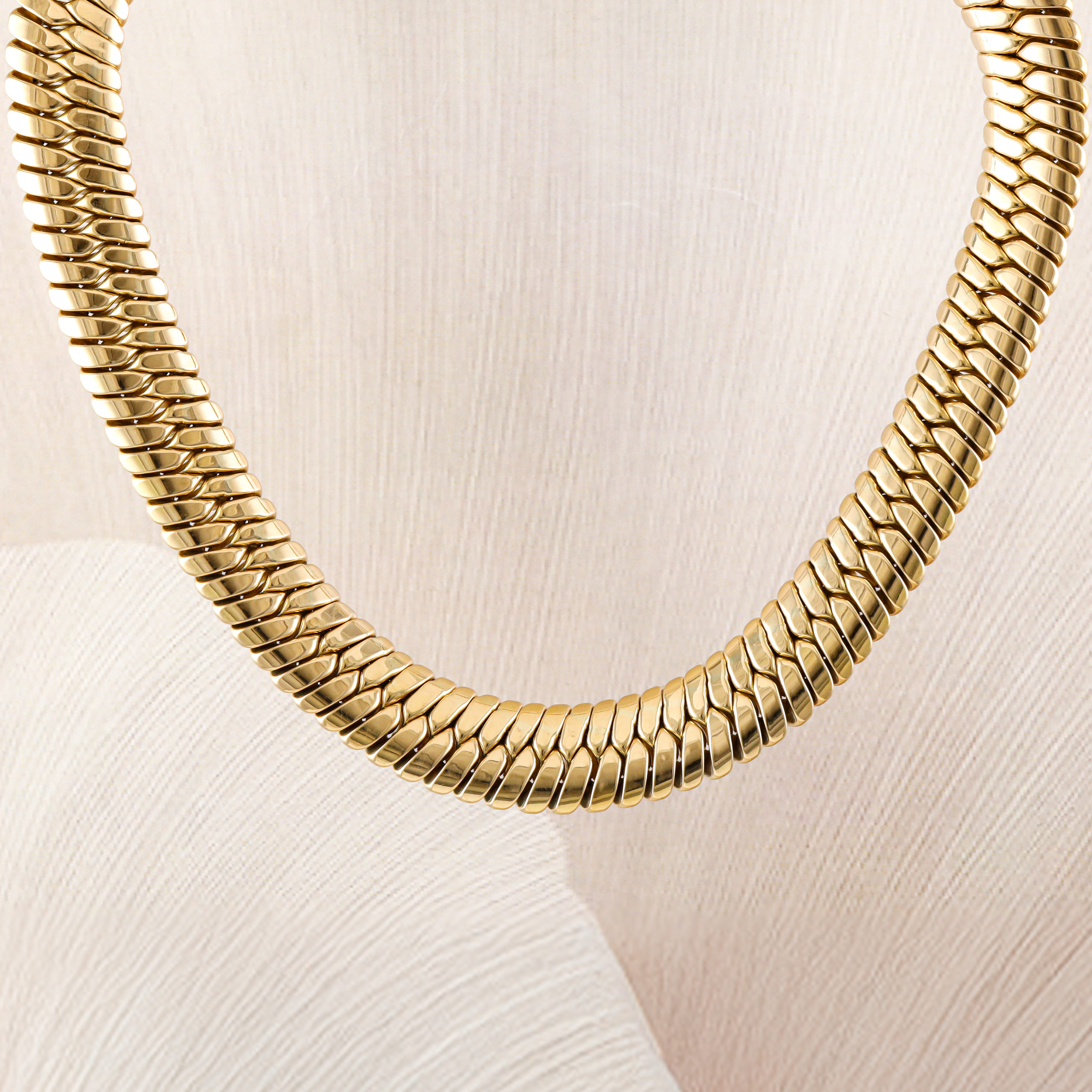 Herringbone Gold necklace, 18ct 124.3g