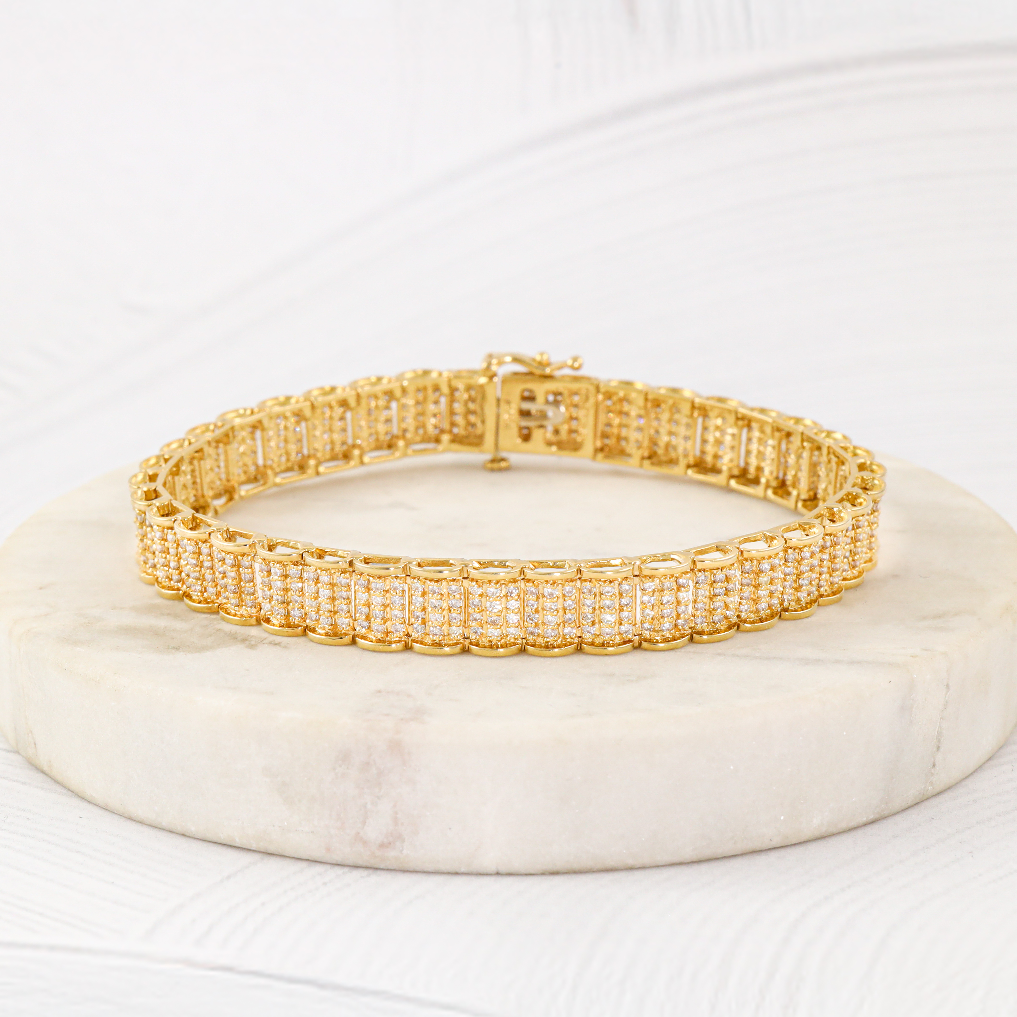 2.28ct Diamond Bracelet, 18ct Gold 24.2g